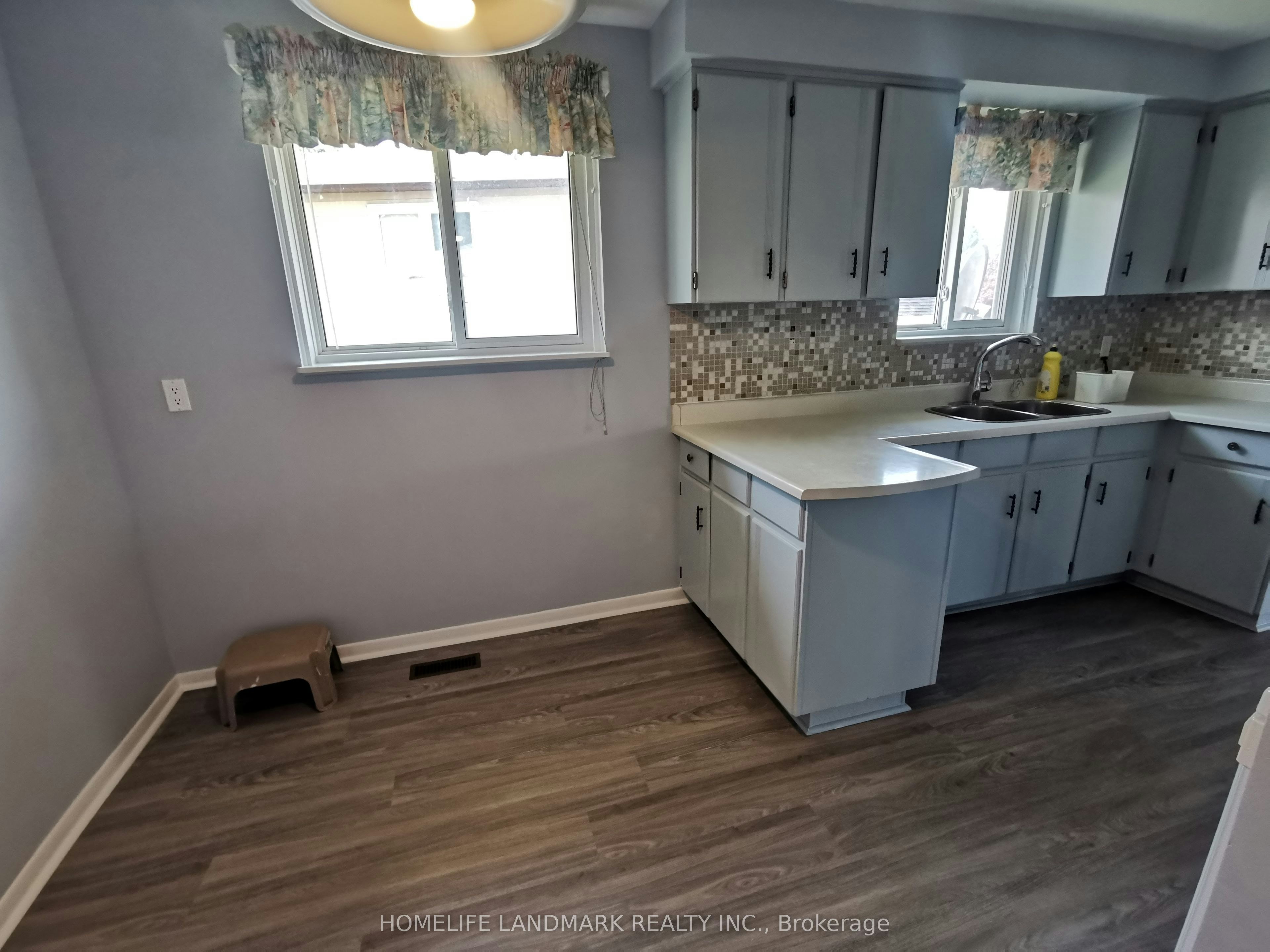 16 Nortonville Drive, Toronto, ON, M1T 2G8 - 4