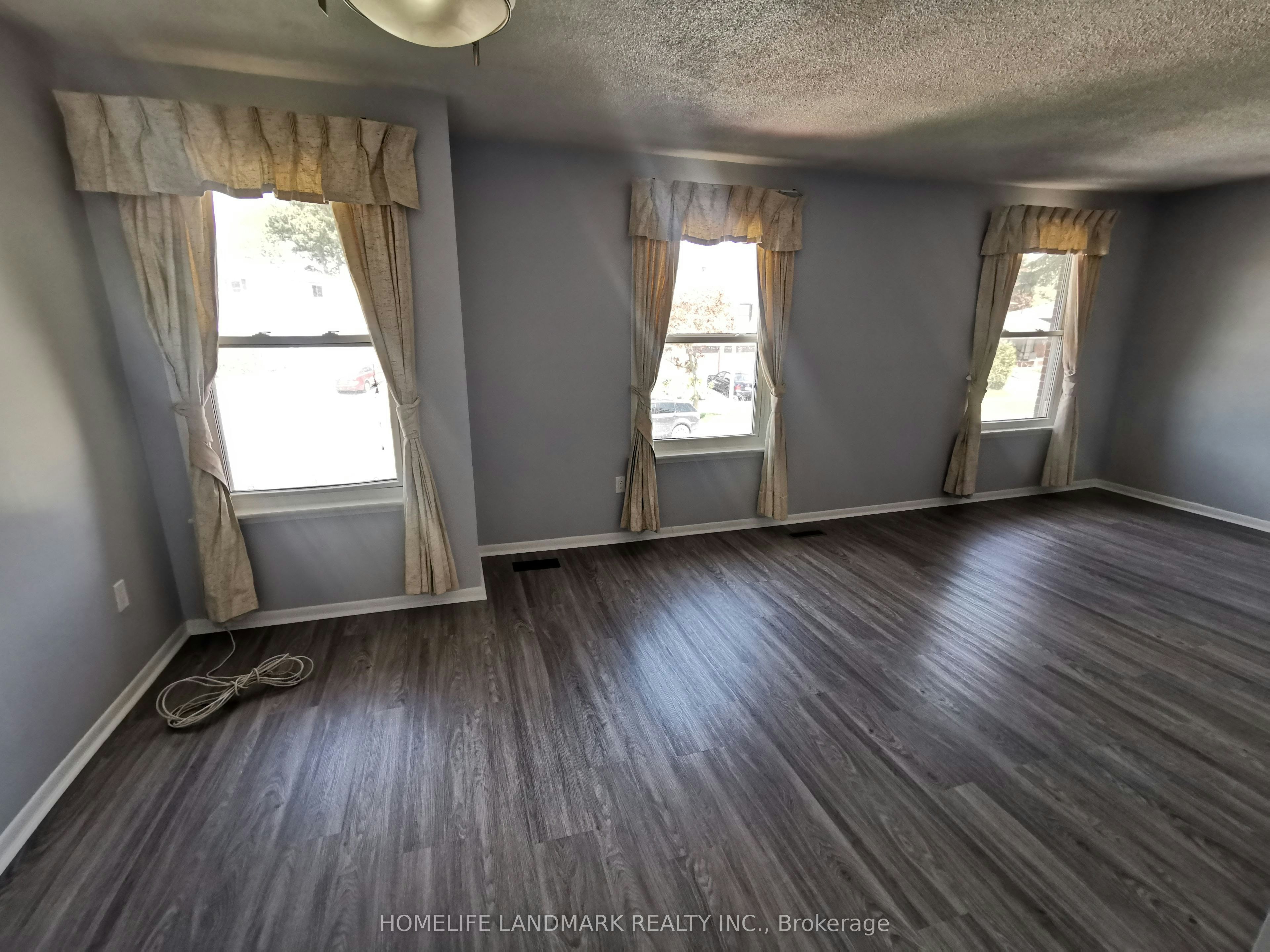 16 Nortonville Drive, Toronto, ON, M1T 2G8 - 6