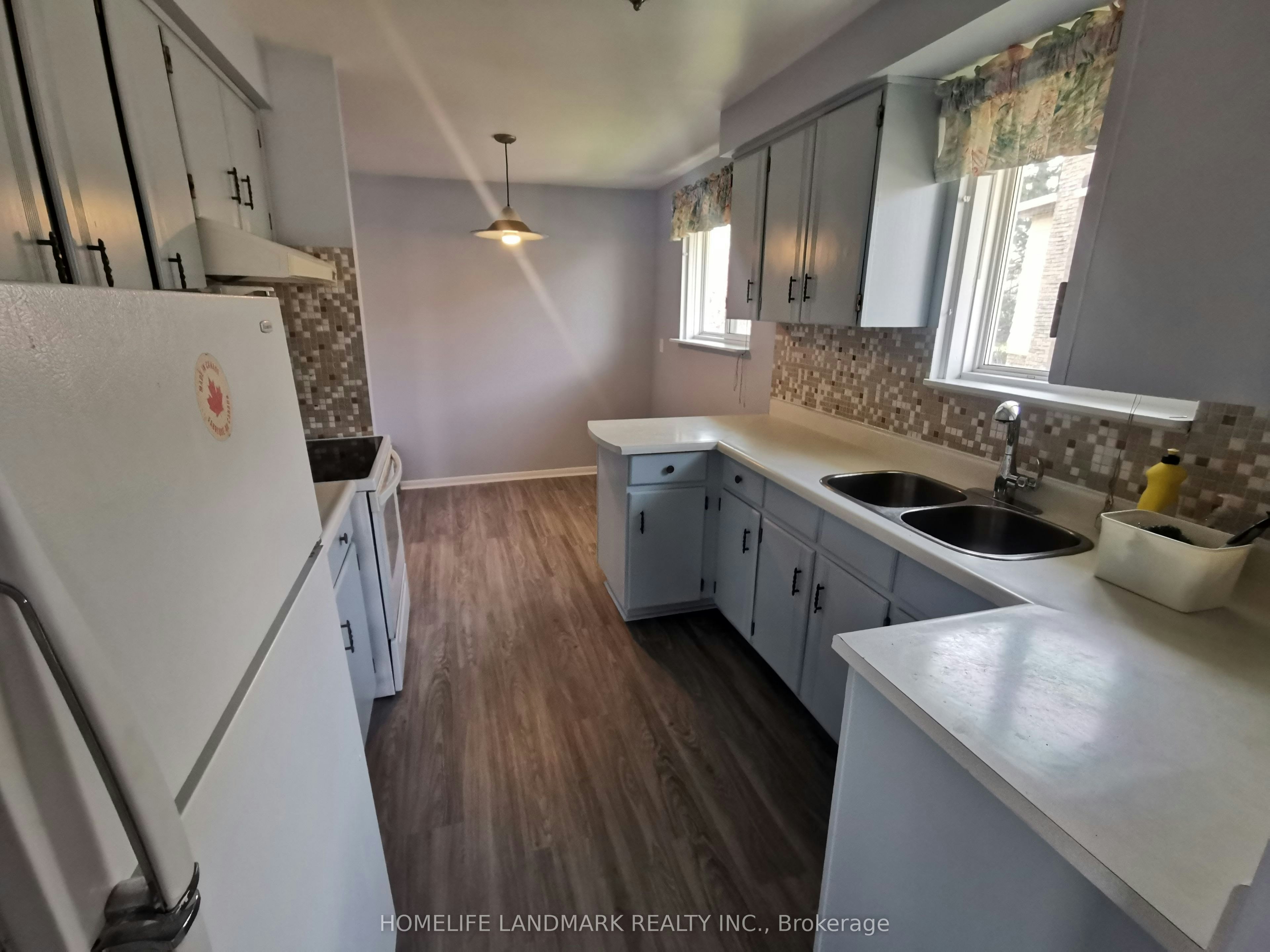 16 Nortonville Drive, Toronto, ON, M1T 2G8 - 3