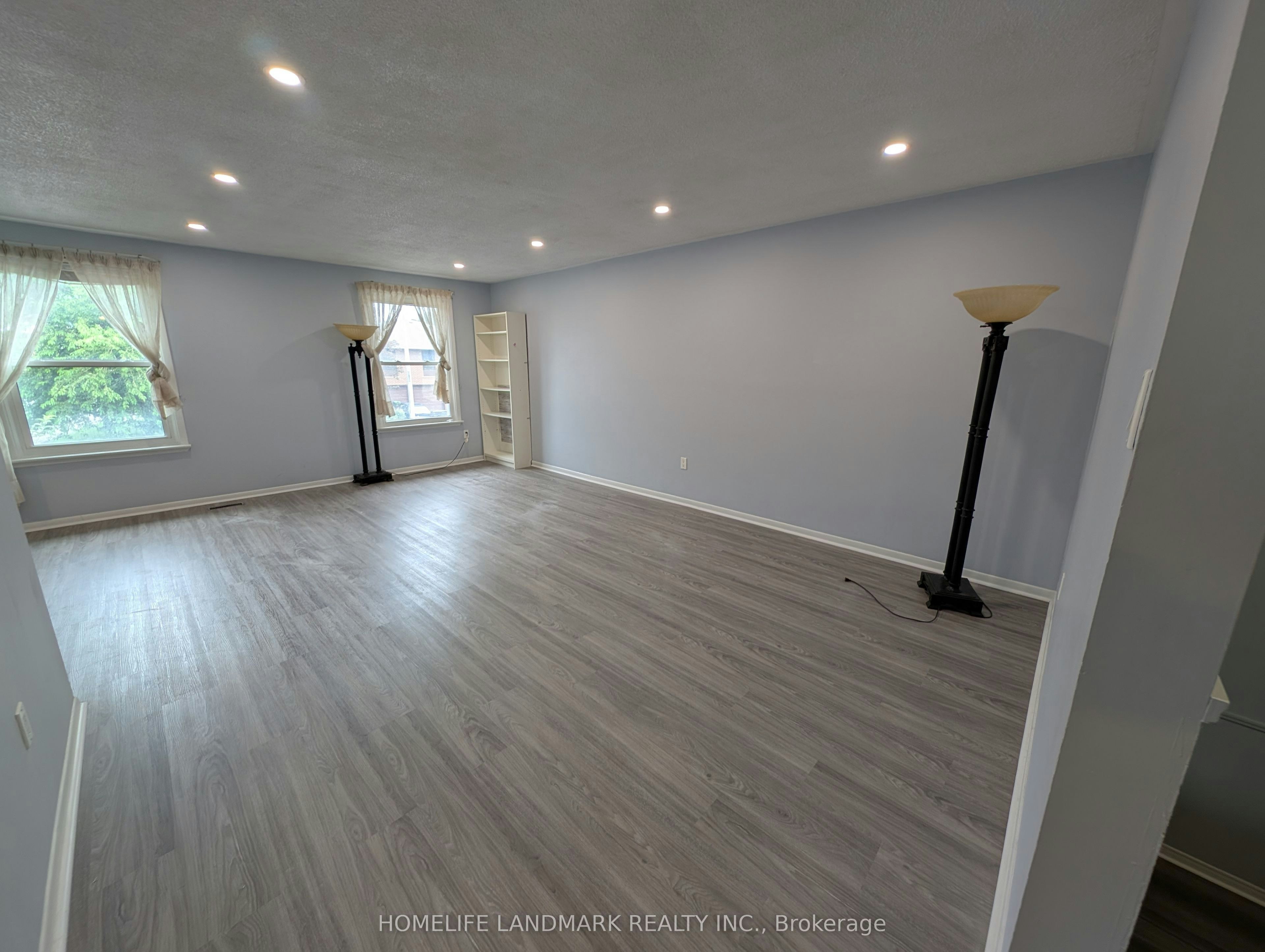 Upper-16 Nortonville Drive, Toronto, ON, M1T 2G8 - 2