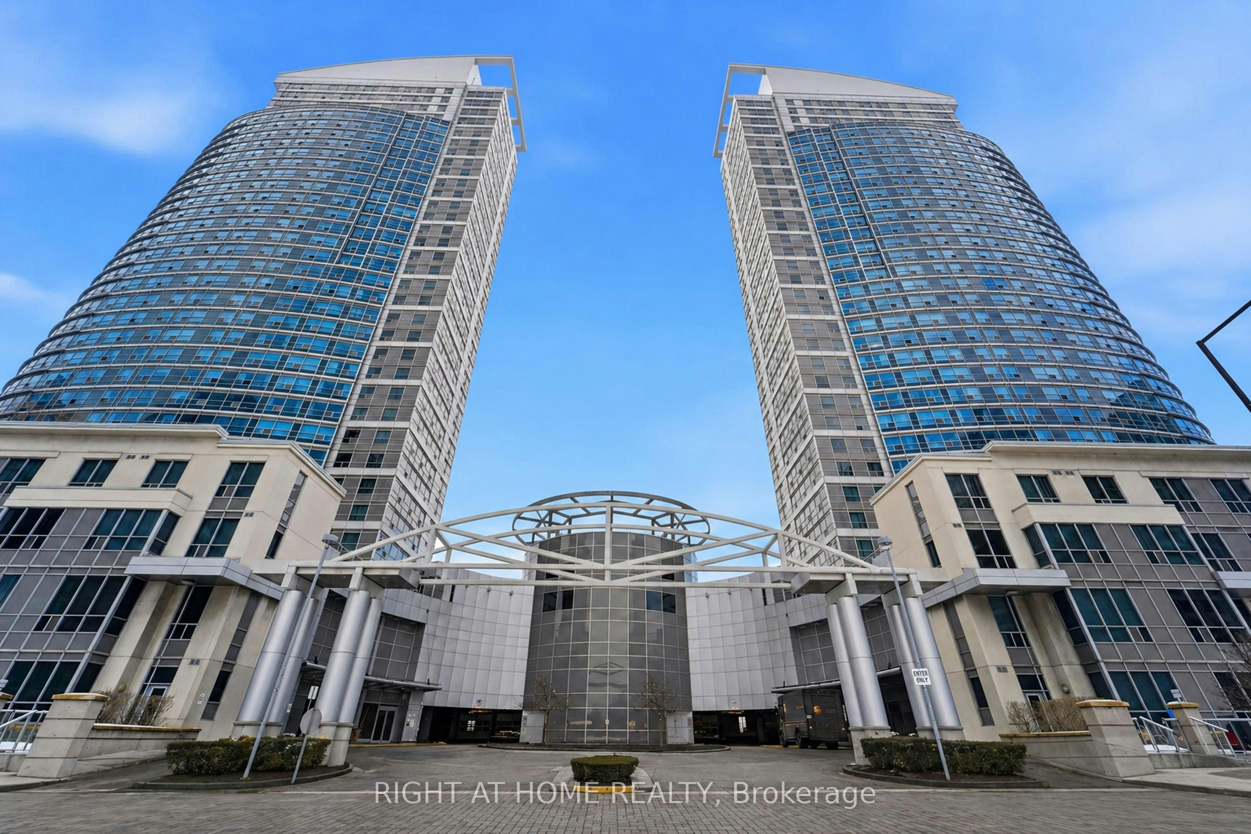 1612-38 Lee Centre Drive, Toronto, ON, M1H 3J7