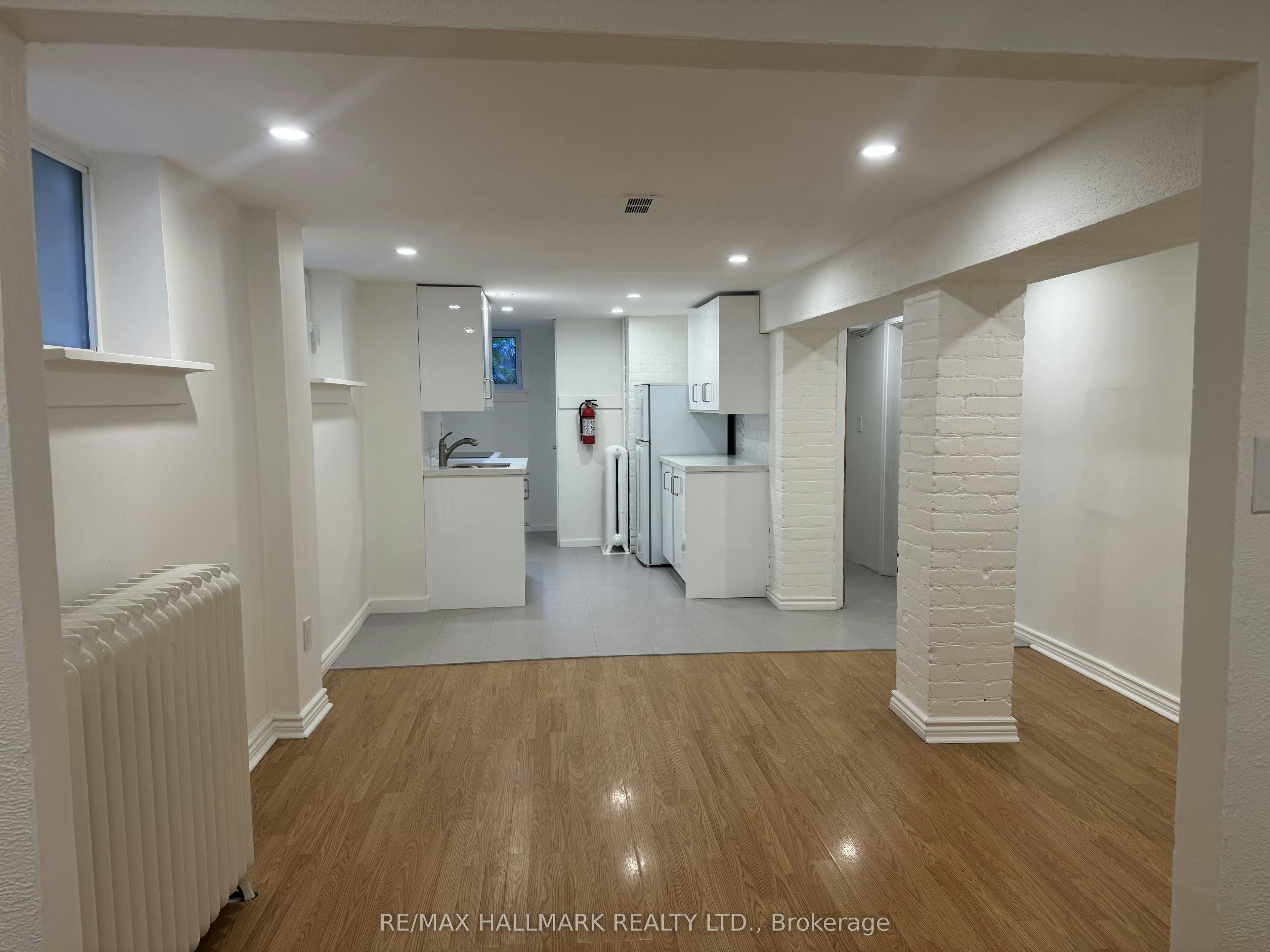 Lower-553 Broadview Avenue, Toronto, ON, M4K 2N7 - 2
