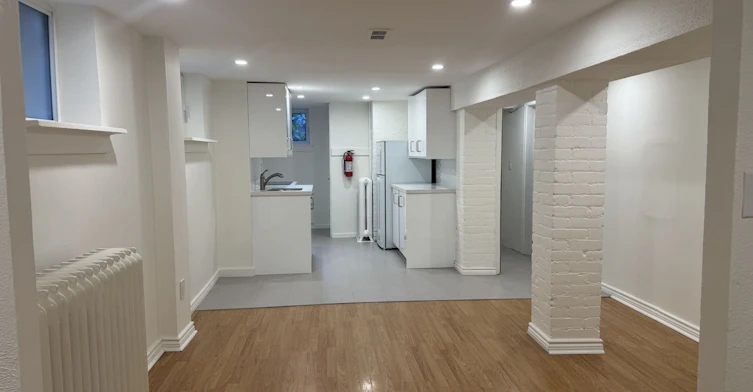 Lower-553 Broadview Avenue, Toronto, ON, M4K 2N7 - 2