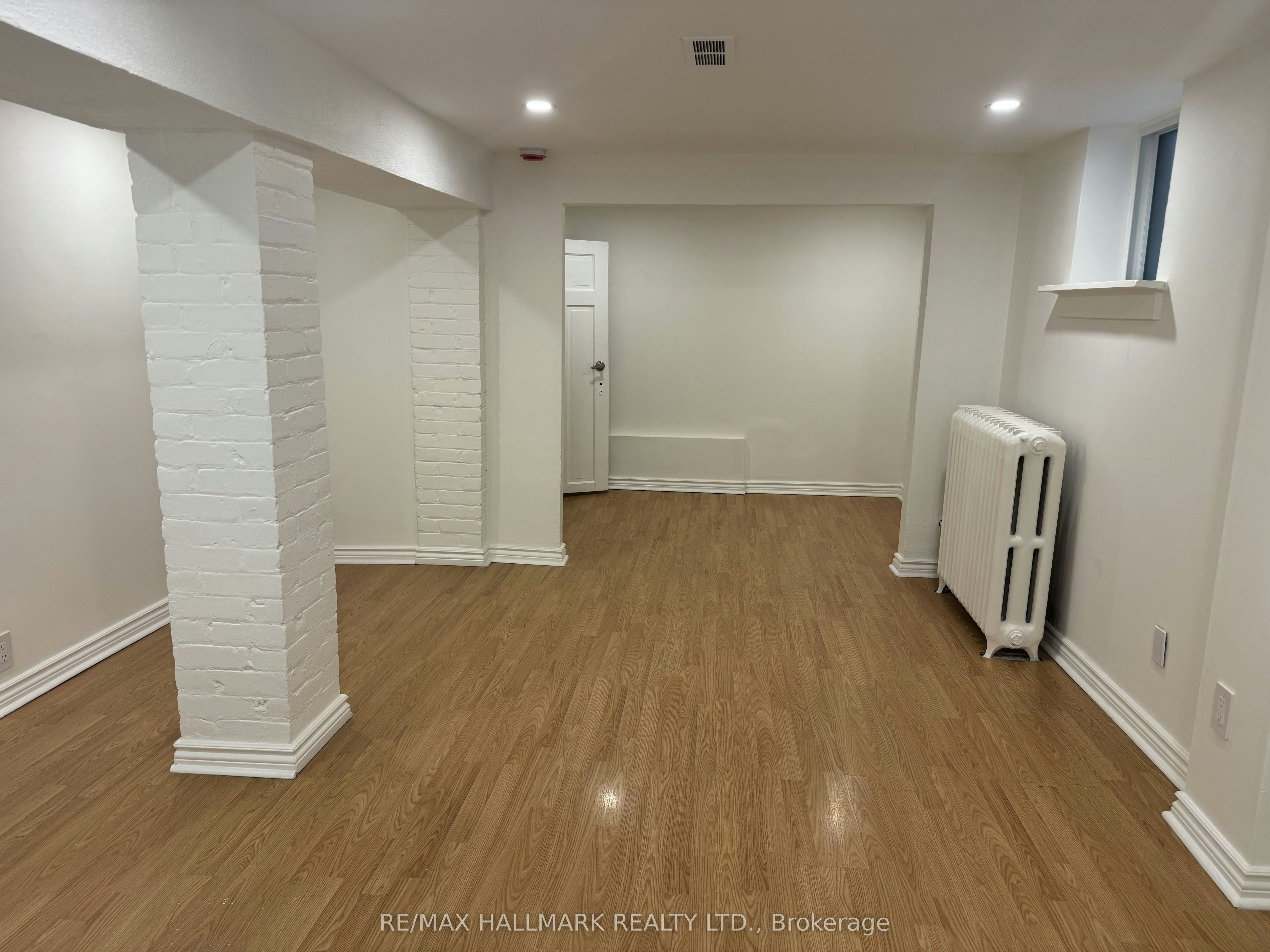 Lower-553 Broadview Avenue, Toronto, ON, M4K 2N7 - 9