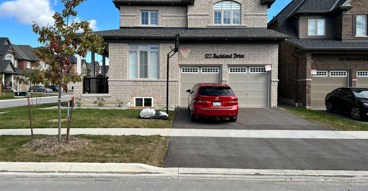 BSMT-122 Auckland Drive, Whitby, ON, L1P 0J4