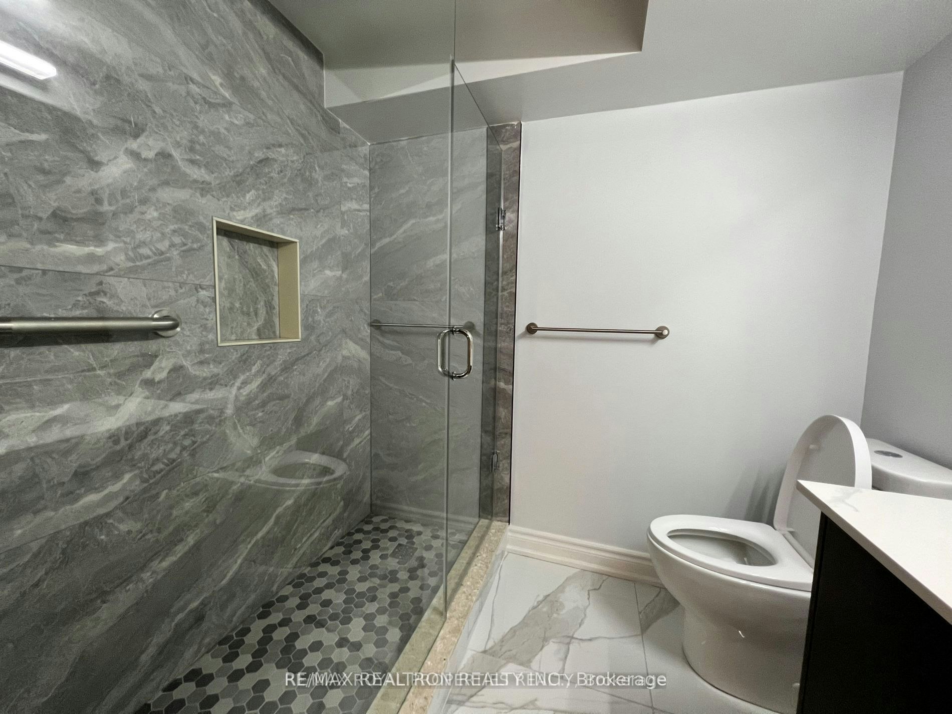 BSMT-122 Auckland Drive, Whitby, ON, L1P 0J4 - 10