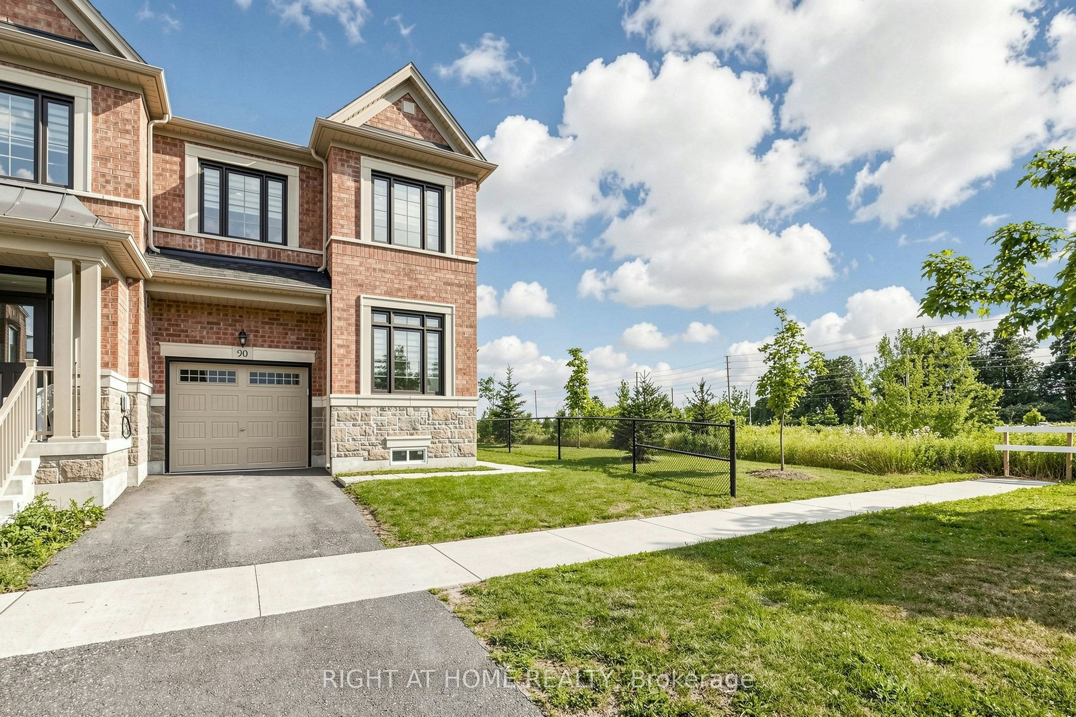 90 Laing Drive, Whitby, ON, L1P 0N6 - 3