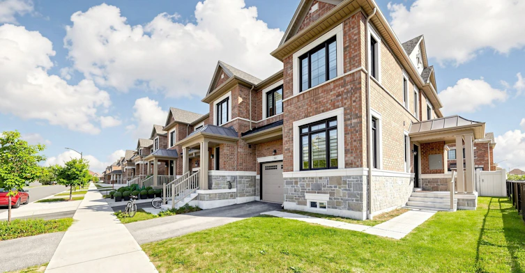 90 Laing Drive, Whitby, ON, L1P 0N6 - 2