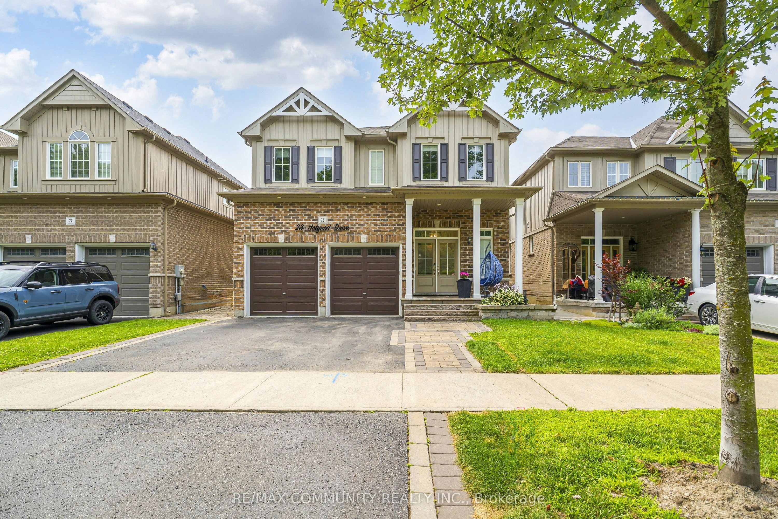 23 Holyrod Drive, Clarington, ON, L1E 0G8