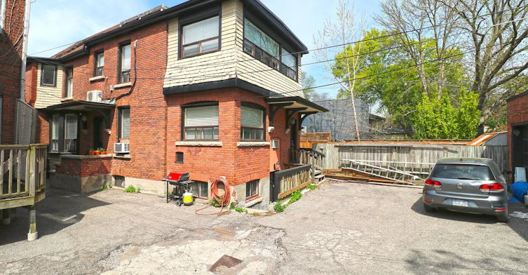 5-27 Hiawatha Road, Toronto, ON, M4L 2X7 - 13