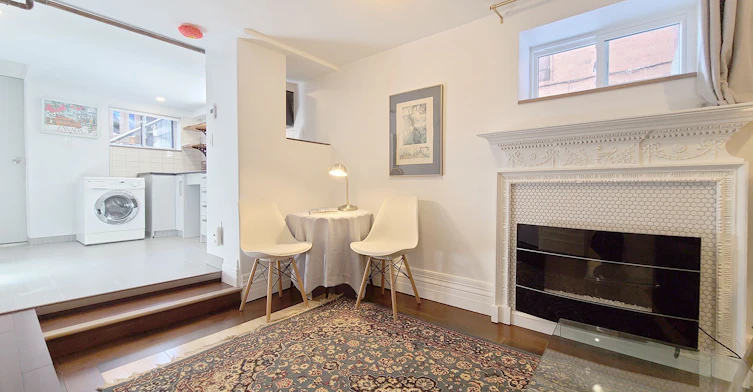 5-27 Hiawatha Road, Toronto, ON, M4L 2X7 - 4