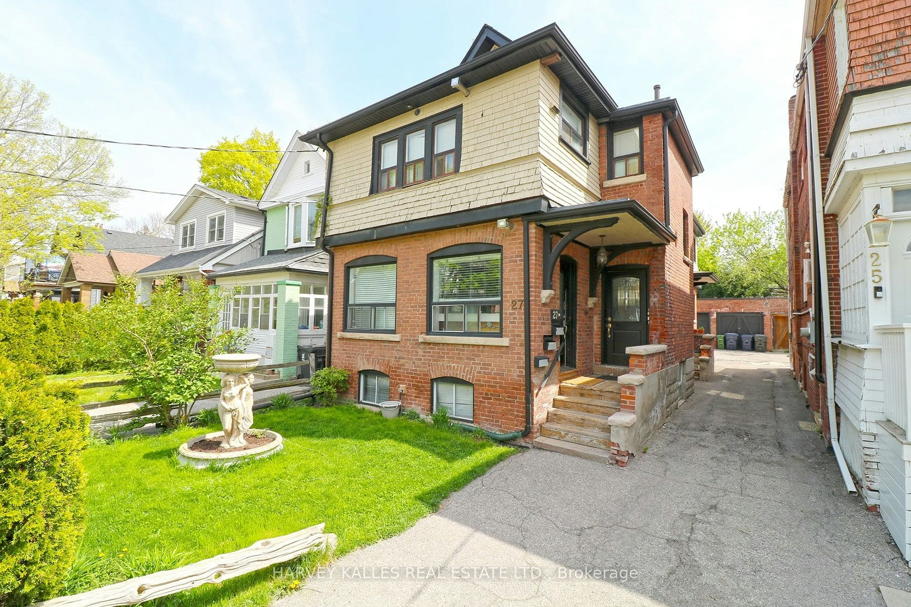 5-27 Hiawatha Road, Toronto, ON, M4L 2X7