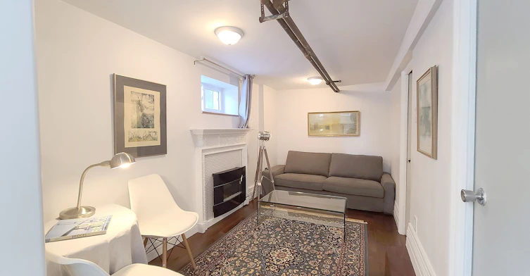 5-27 Hiawatha Road, Toronto, ON, M4L 2X7 - 2