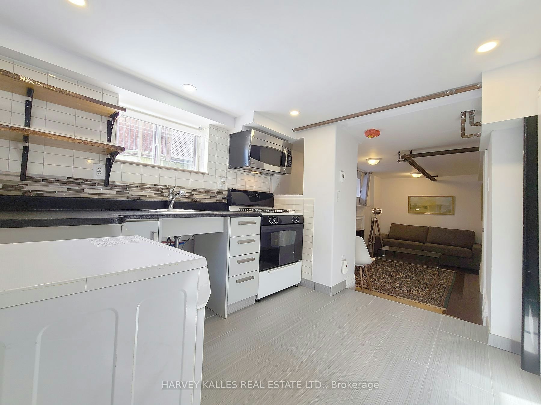 5-27 Hiawatha Road, Toronto, ON, M4L 2X7 - 6