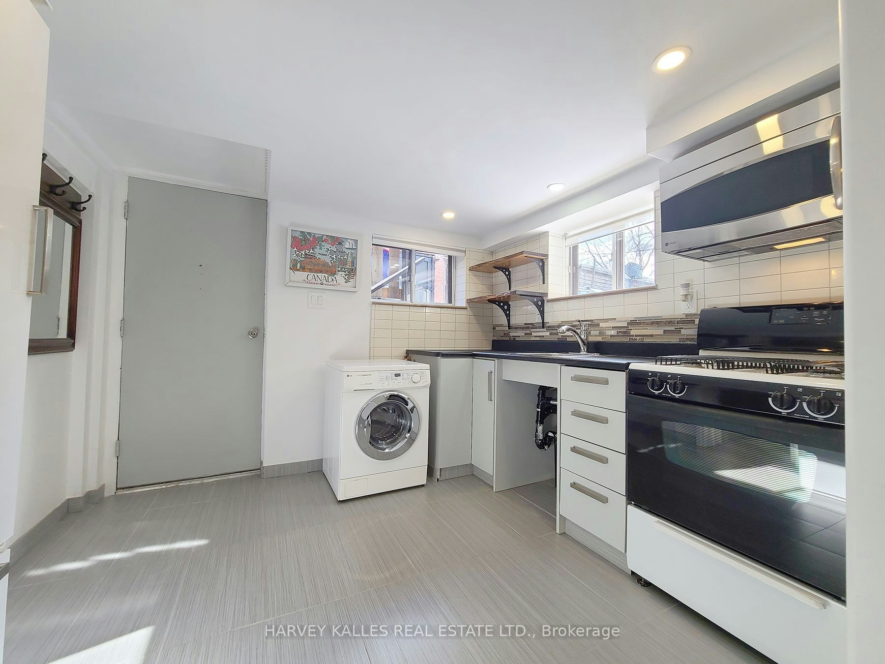 5-27 Hiawatha Road, Toronto, ON, M4L 2X7 - 5