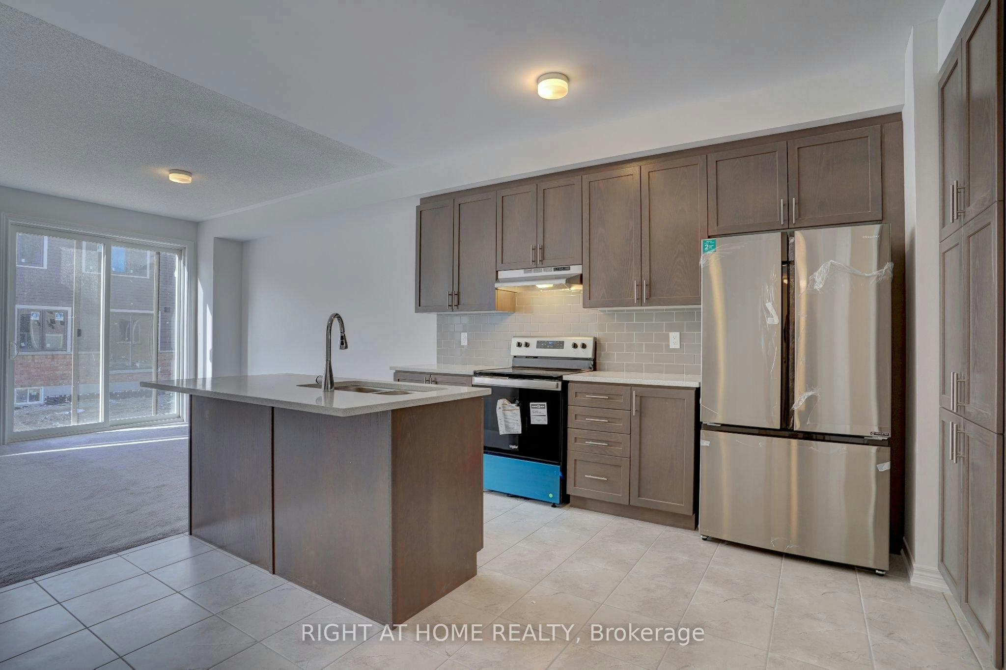 2038 Cameron Lott Crescent, Oshawa, ON, L1L 0S1 - 5