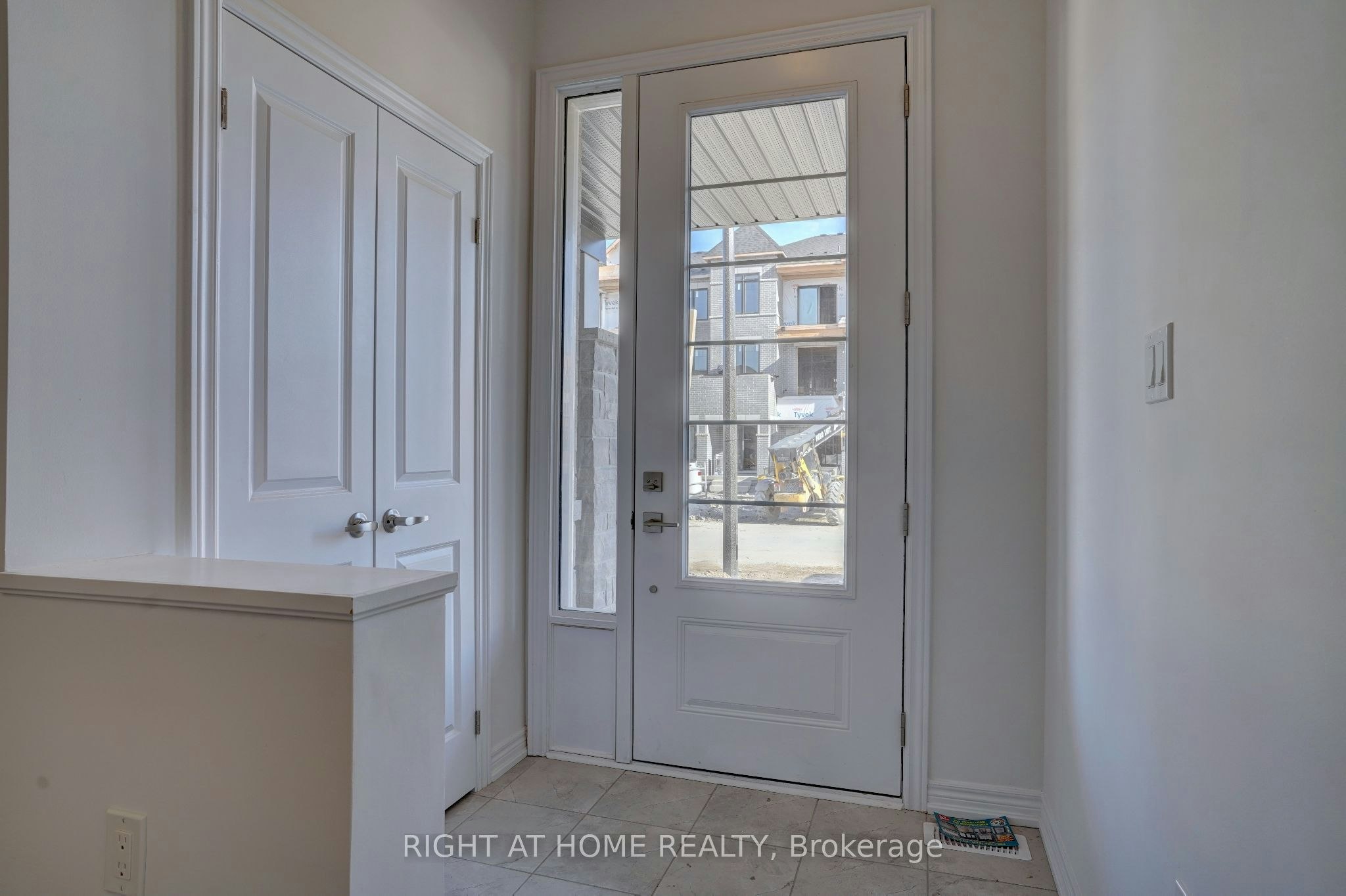 2038 Cameron Lott Crescent, Oshawa, ON, L1L 0S1 - 2