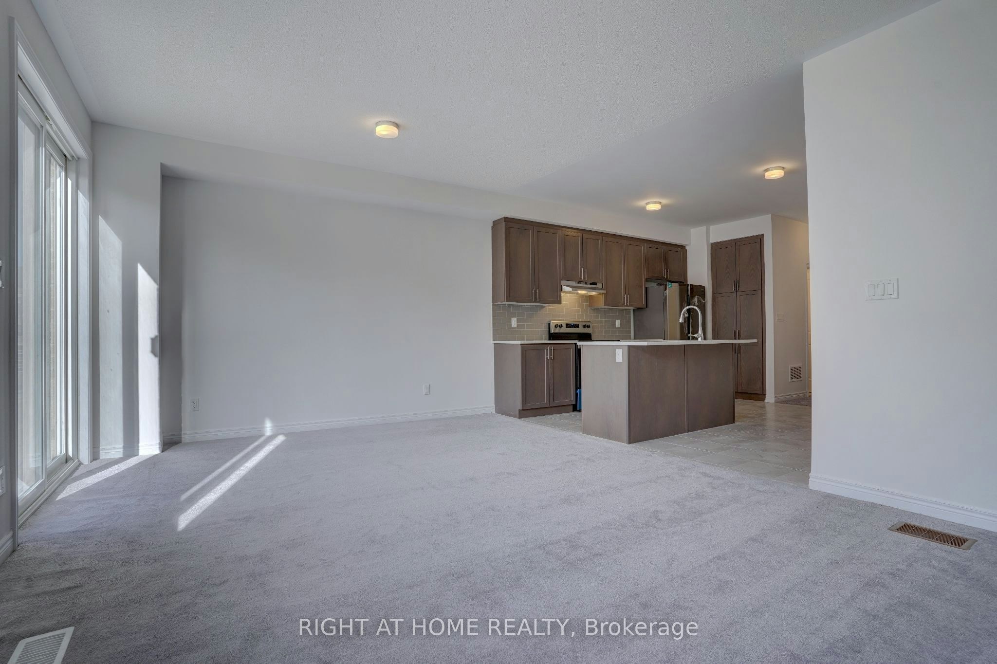 2038 Cameron Lott Crescent, Oshawa, ON, L1L 0S1 - 8
