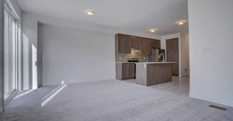 2038 Cameron Lott Crescent, Oshawa, ON, L1L 0S1 - 8