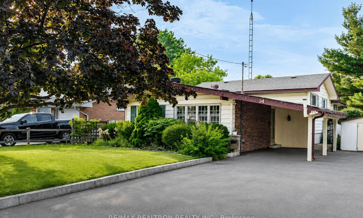 34 Taunton Road W