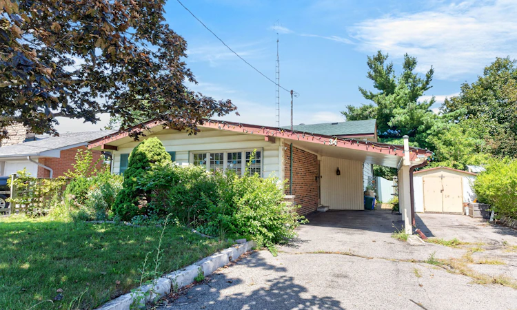 34 Taunton Road W