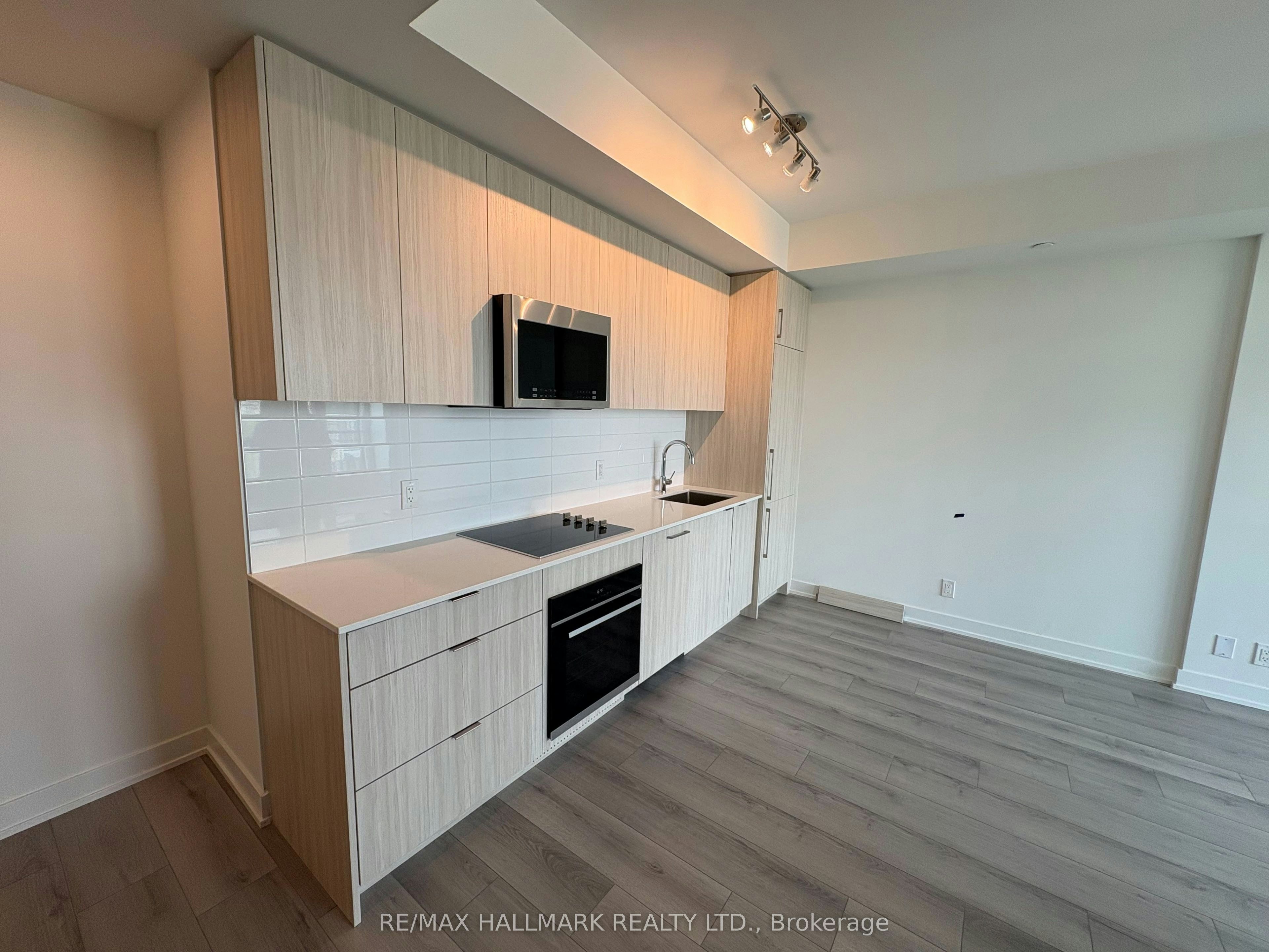 601-20 Deans Drive, Toronto, ON, M1L 0J7 - 5