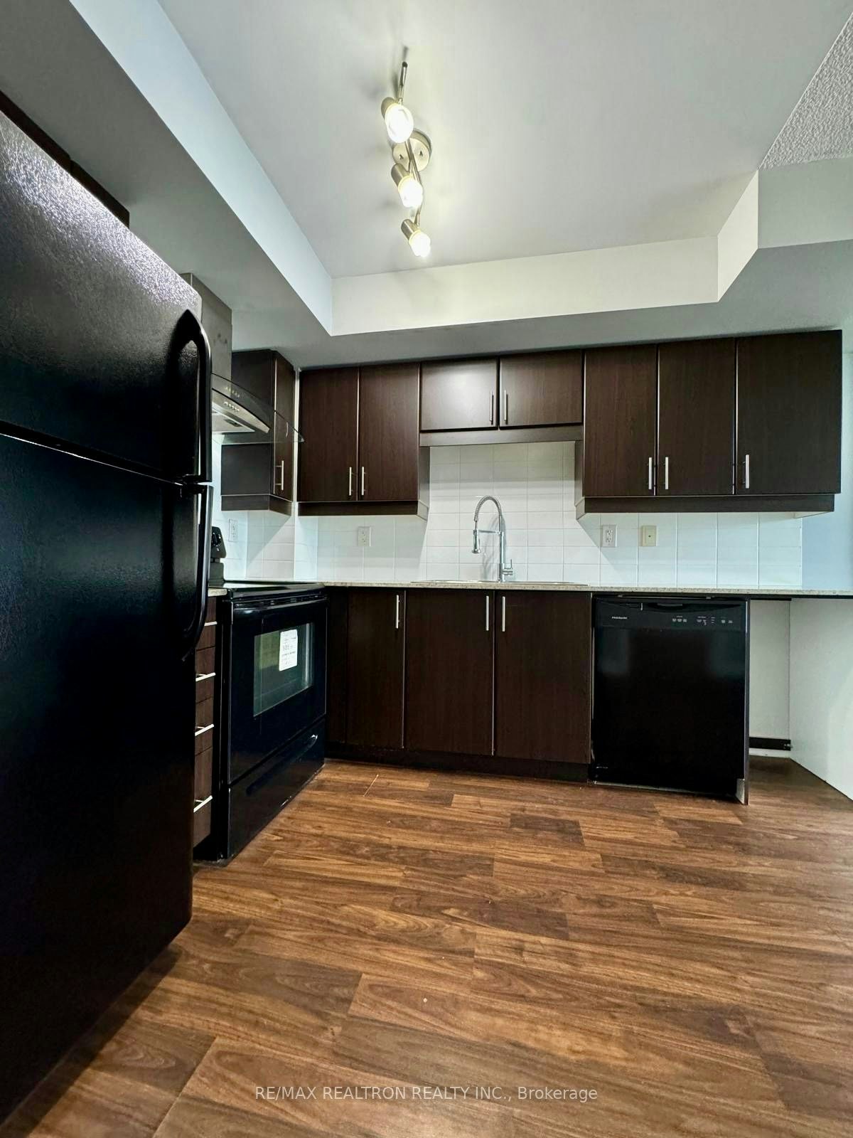 1201-190 Borough Drive, Toronto, ON, M1P 0B6 - 4