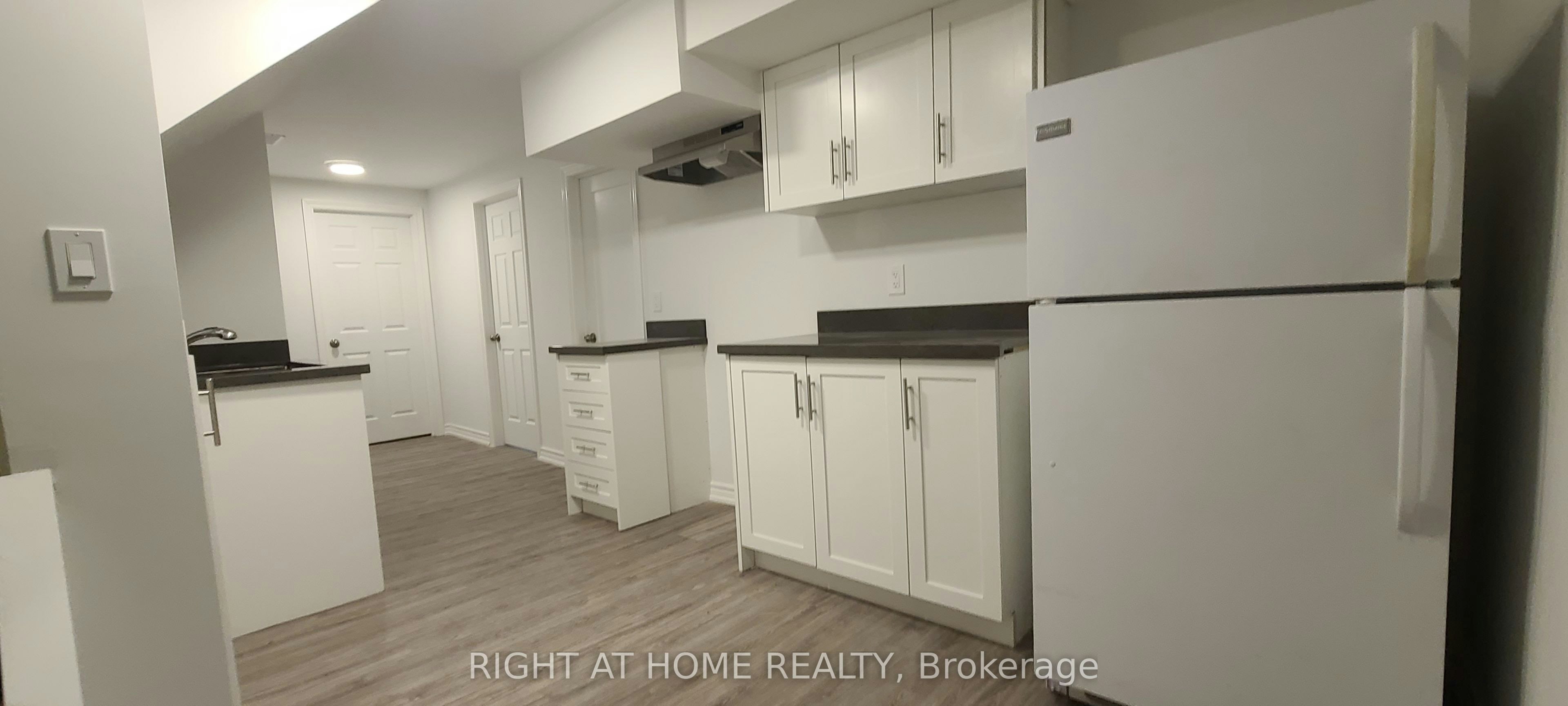 - Lower-59 Chandler Drive, Toronto, ON, M1G 1Z1 - 2