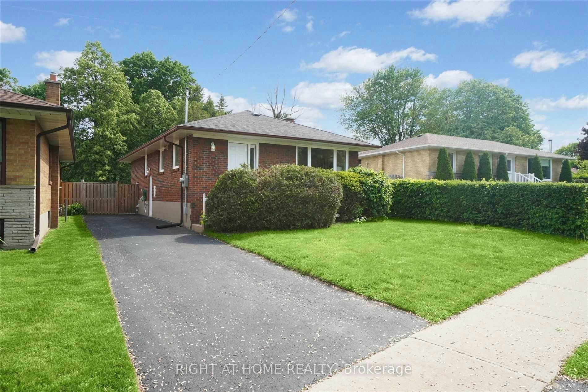 - Lower-59 Chandler Drive, Toronto, ON, M1G 1Z1
