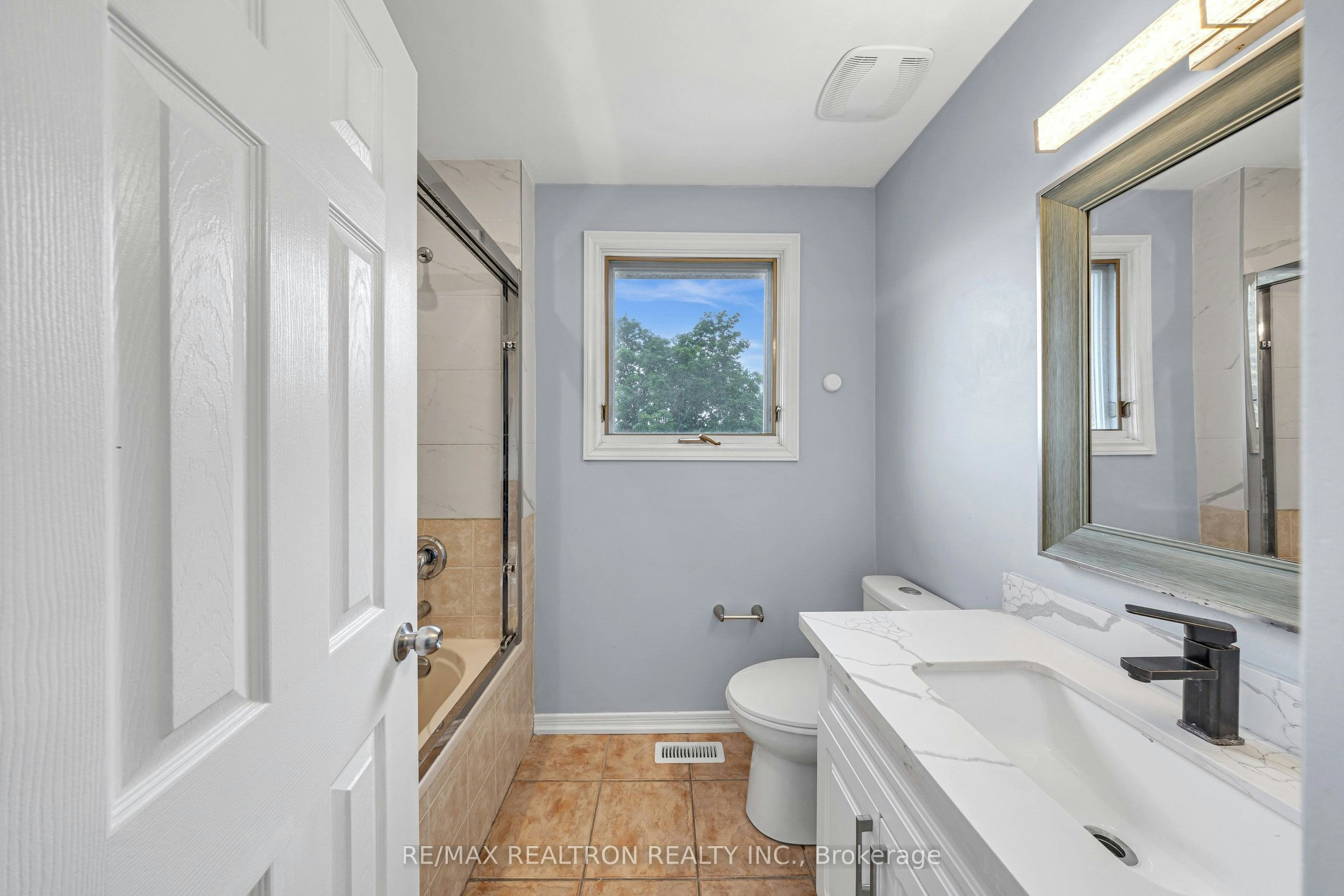 Upper-141 Hialeah Crescent, Whitby, ON, L1N 6V8 - 22