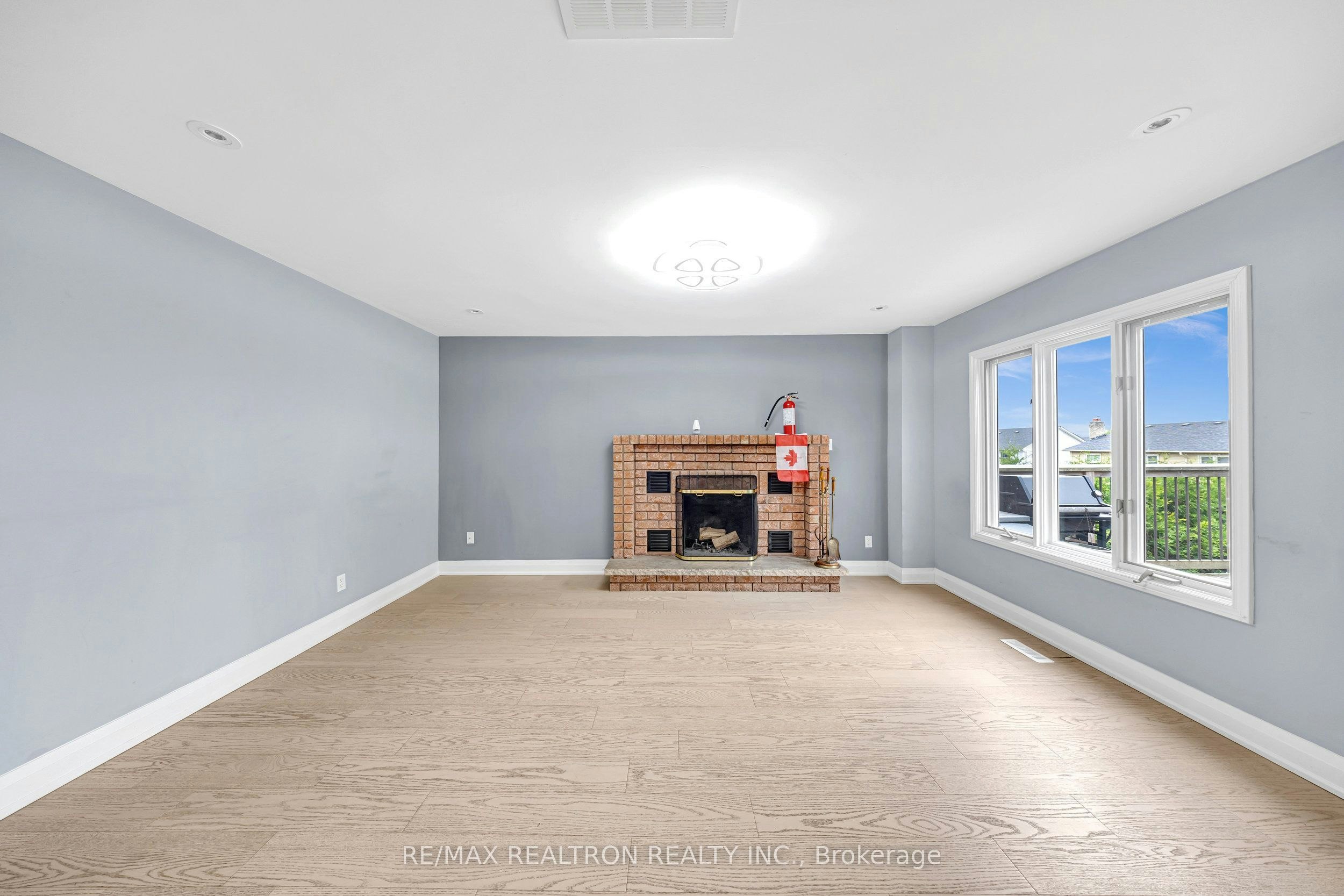 Upper-141 Hialeah Crescent, Whitby, ON, L1N 6V8 - 12