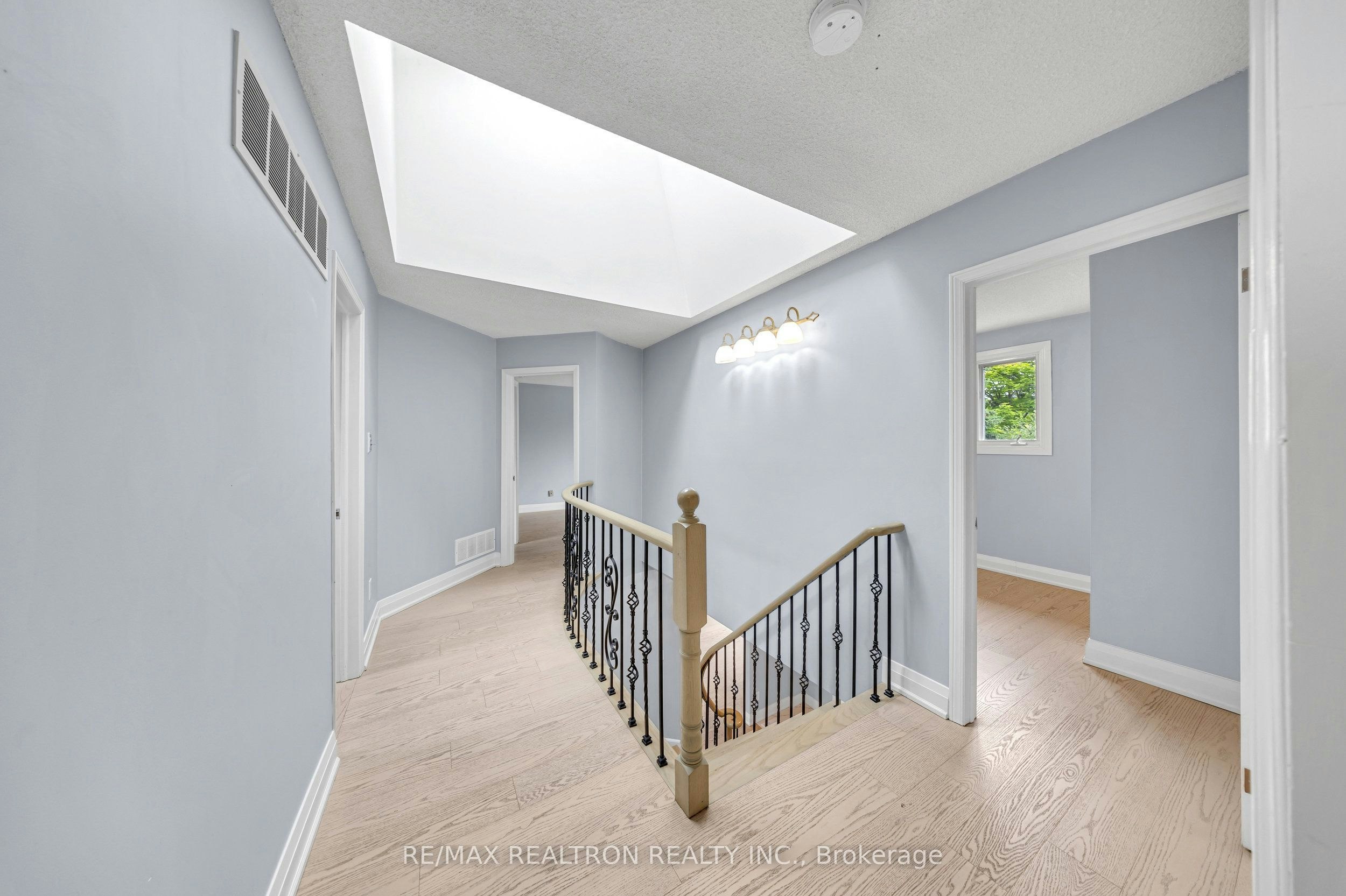 Upper-141 Hialeah Crescent, Whitby, ON, L1N 6V8 - 20