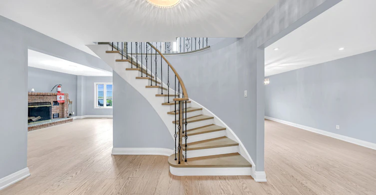 Upper-141 Hialeah Crescent, Whitby, ON, L1N 6V8 - 2