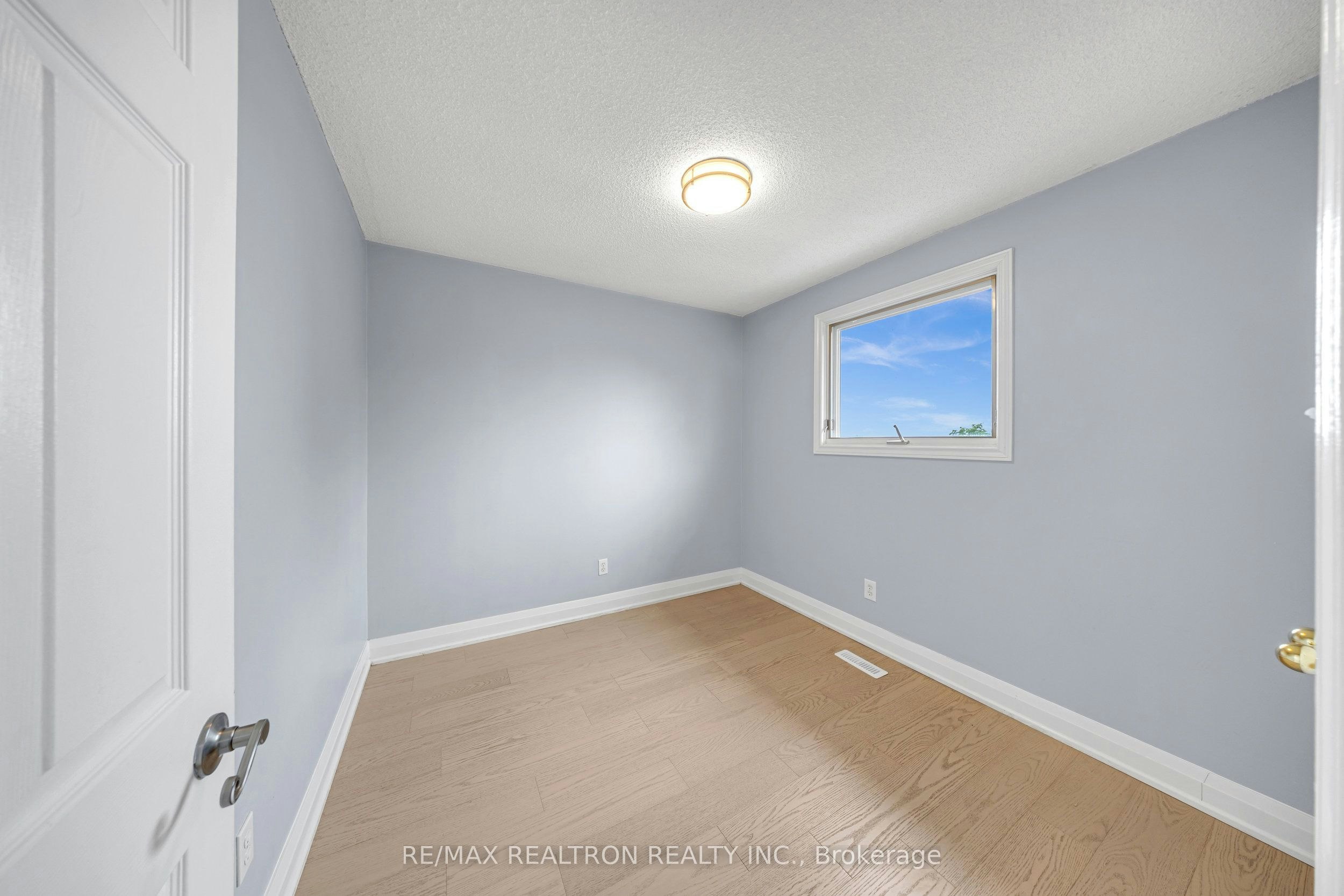 Upper-141 Hialeah Crescent, Whitby, ON, L1N 6V8 - 19