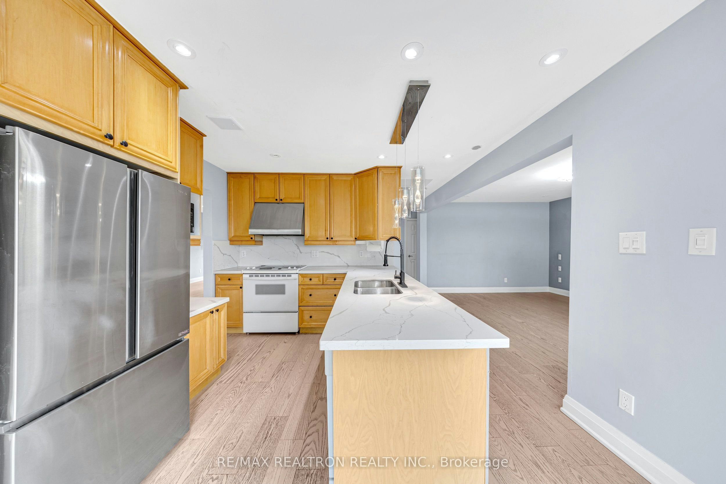 Upper-141 Hialeah Crescent, Whitby, ON, L1N 6V8 - 9