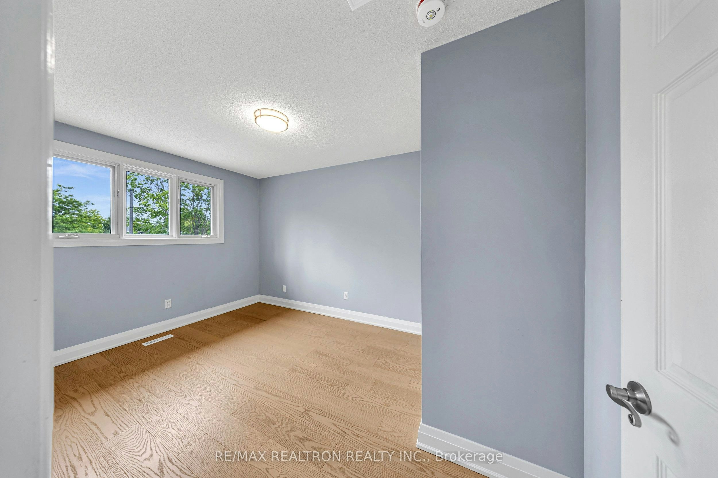 Upper-141 Hialeah Crescent, Whitby, ON, L1N 6V8 - 18