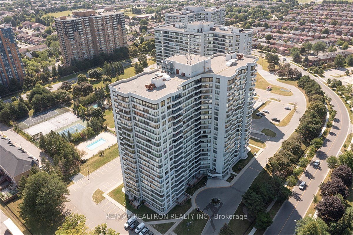 711-300 Alton Towers Circle, Toronto, ON, M1V 4X9
