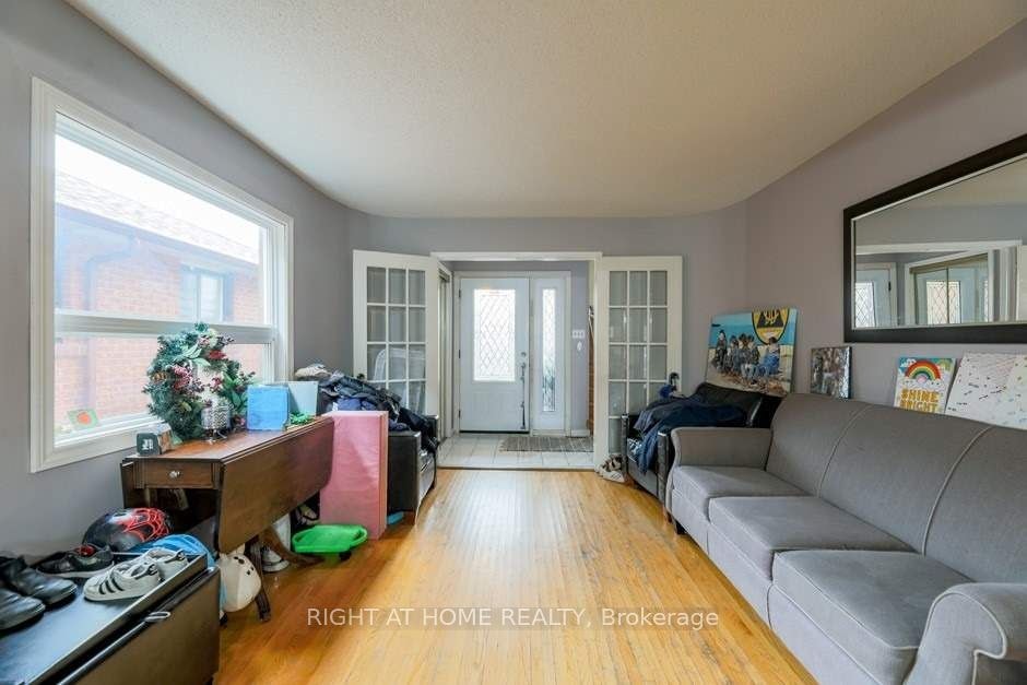 58 Park Street, Toronto, ON, M1N 2N7 - 4
