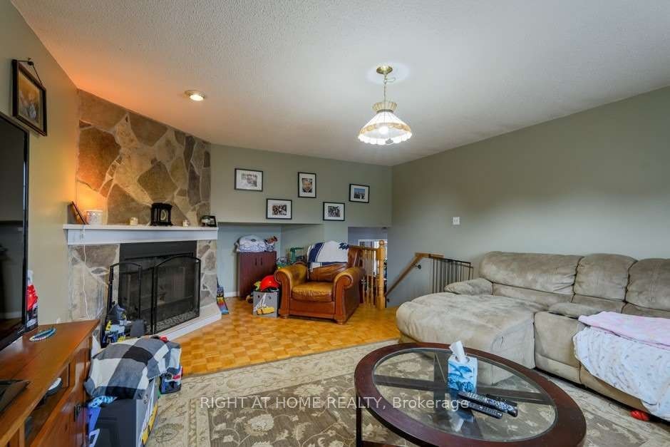 58 Park Street, Toronto, ON, M1N 2N7 - 6