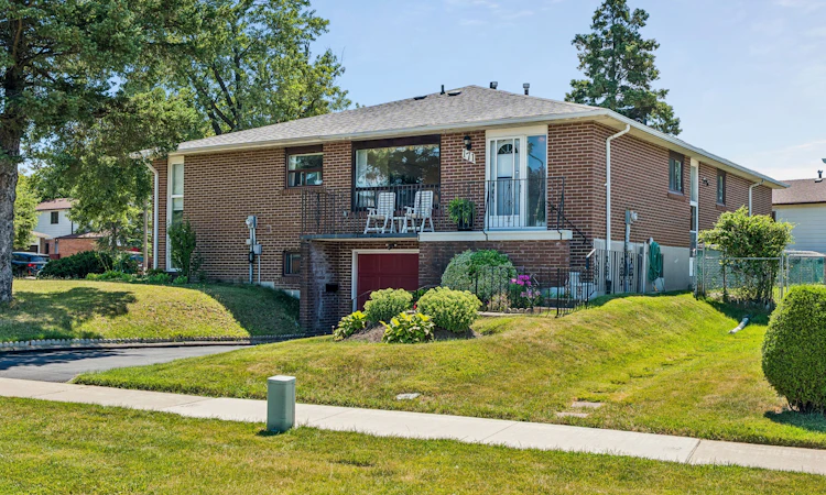 171 Petworth Crescent
