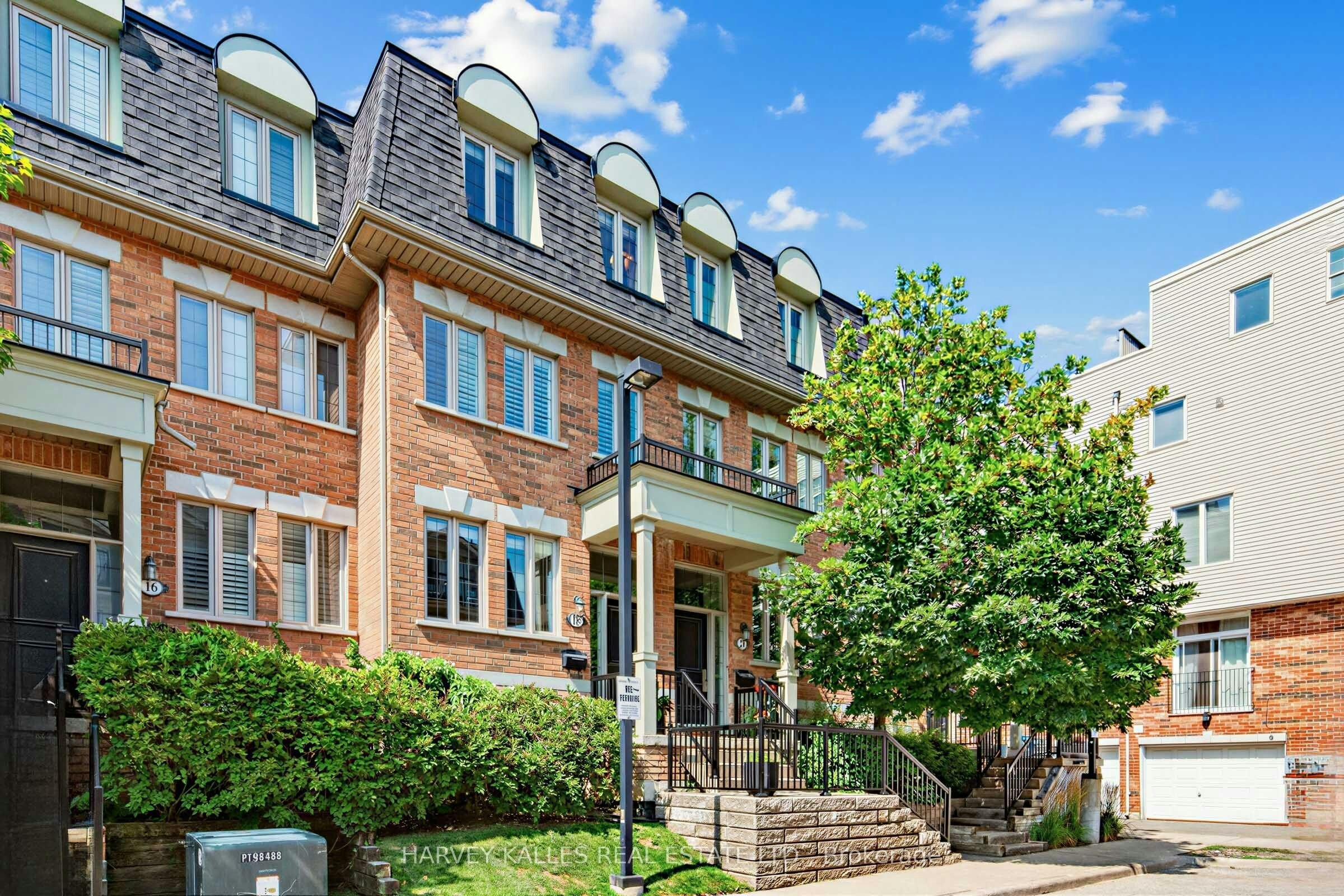 18 Sargent Lane, Toronto, ON, M4E 3T9