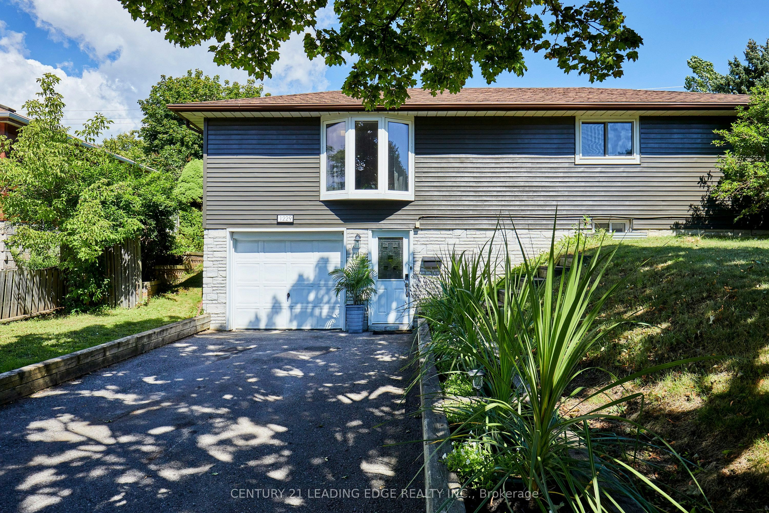 1229 Norman Court, Oshawa, ON, L1H 7X2