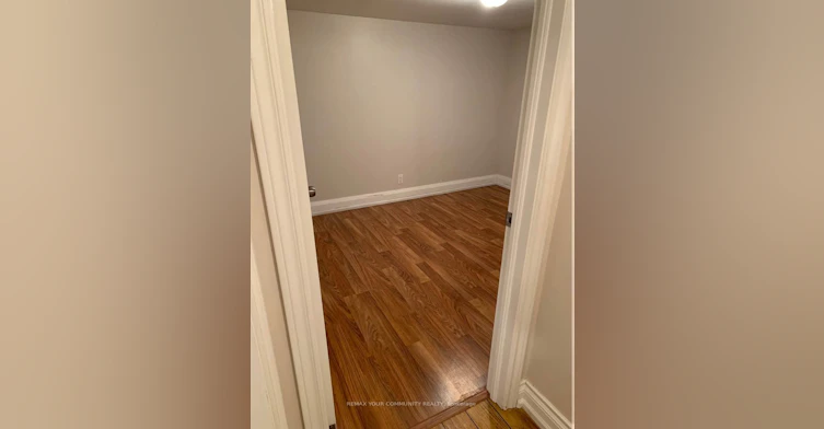 Lower-16 Coxwell Boulevard, Toronto, ON, M4C 3G7 - 7