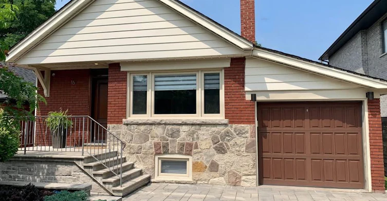 Lower-16 Coxwell Boulevard, Toronto, ON, M4C 3G7