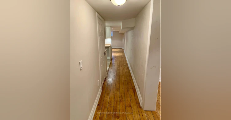 Lower-16 Coxwell Boulevard, Toronto, ON, M4C 3G7 - 8
