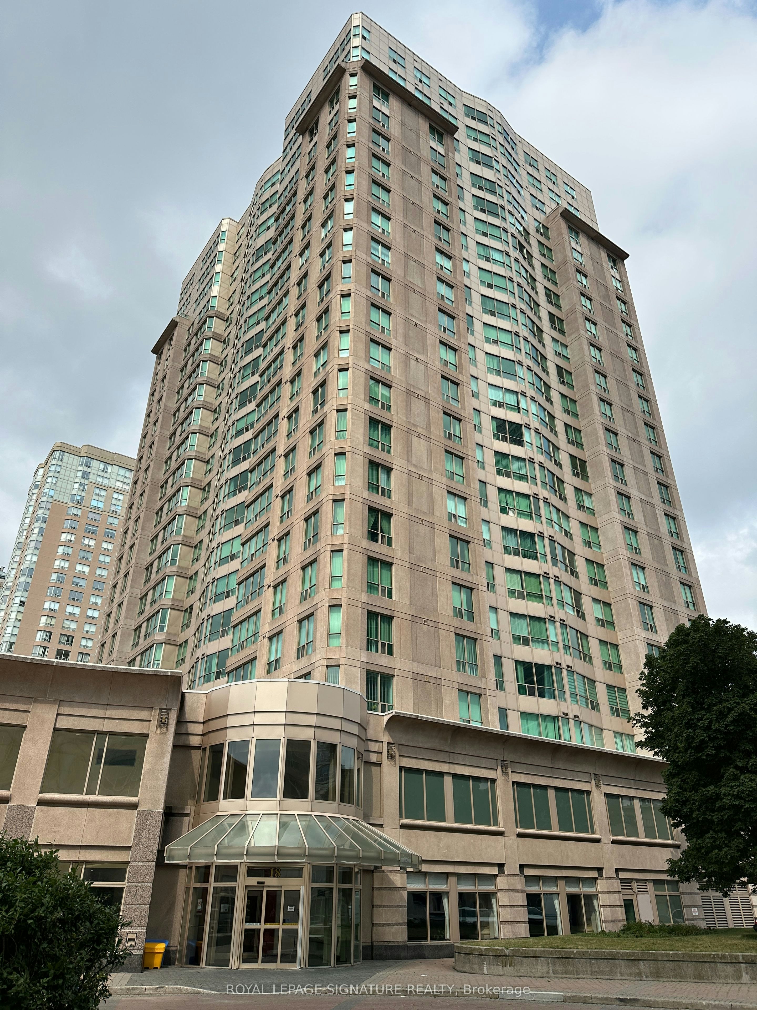 1113-18 Lee Centre Drive, Toronto, ON, M1H 3H5