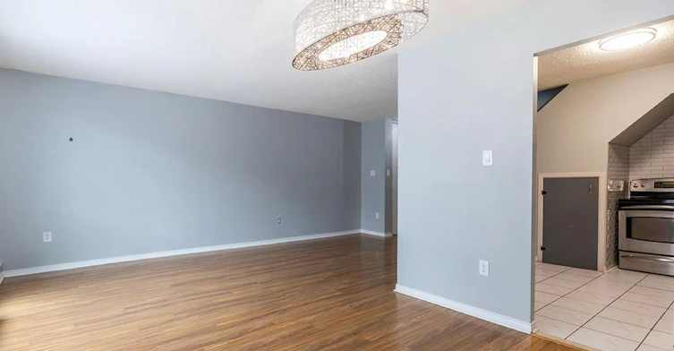 108-454 Centre Street, Oshawa, ON, L1H 4C2 - 4