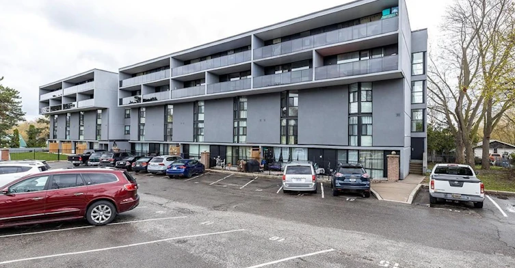 108-454 Centre Street, Oshawa, ON, L1H 4C2