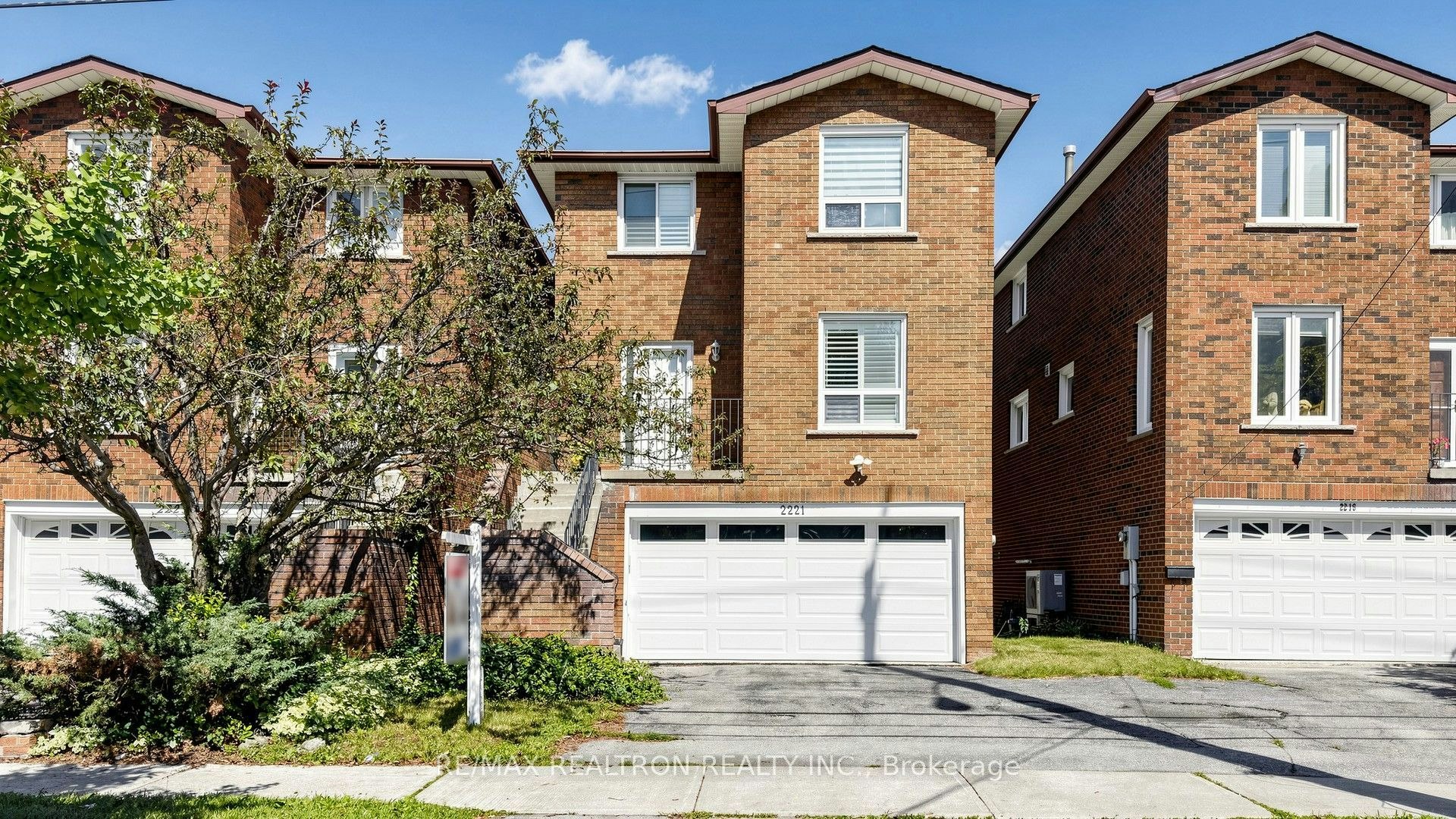 2221 Warden Avenue, Toronto, ON, M1T 1V5