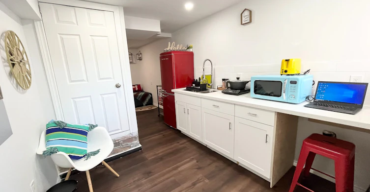 Lower-26 Leyton Avenue, Toronto, ON, M1L 3T4
